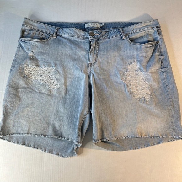 Torrid Sz 26 Distressed Ripped Denim Shorts - Picture 1 of 11
